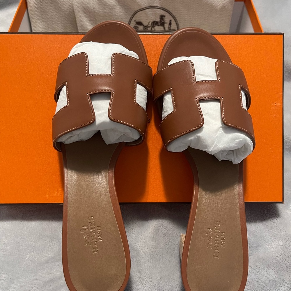 100% Authentic Oasis Hermes Sandal Size 38